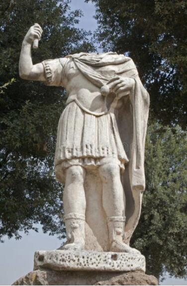 罗马帕拉廷山的皇帝雕像
